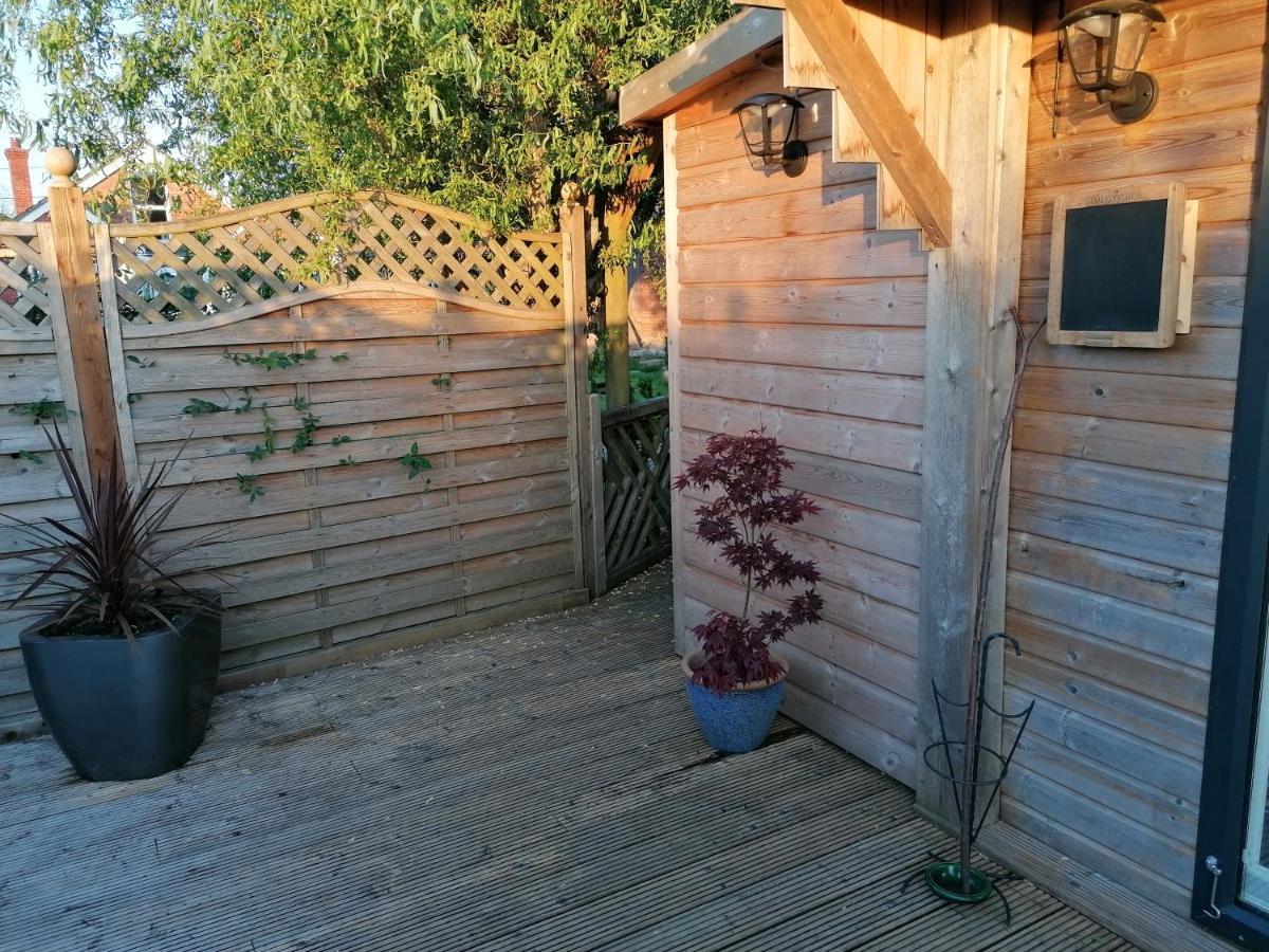 Crown Cabin Wiltshire Near Longleat And Bath Trowbridge Exterior photo